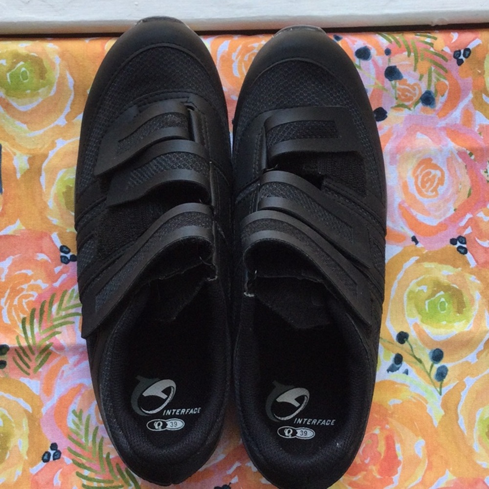 Perlizumi Ladies Black Cycling Shoes 39
